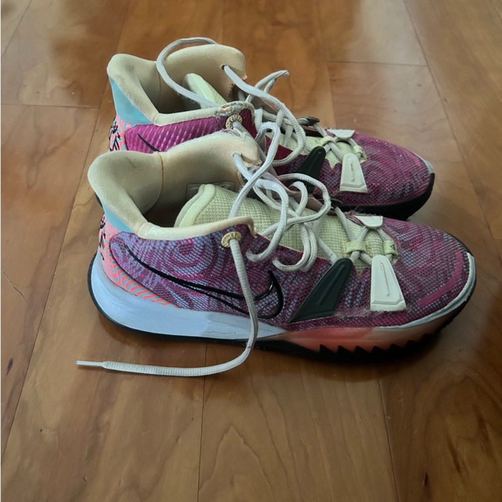 Nike Kyrie 7 Creator